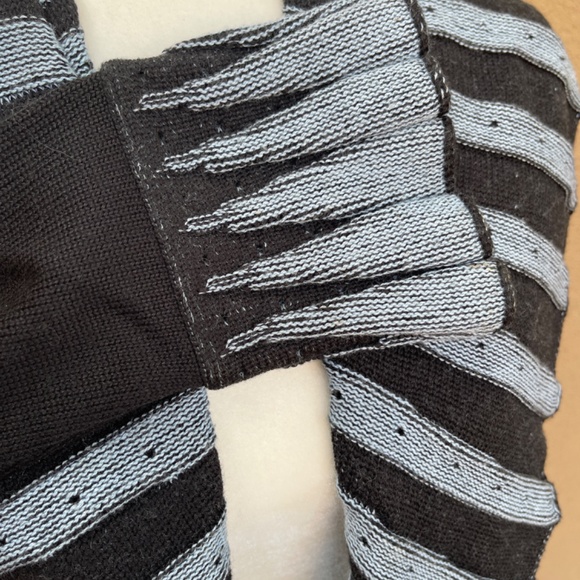 NEW! Angel Design by Sabri Ozel Pleated Italian Circle Cardigan Size Medium - Picture 5 of 10